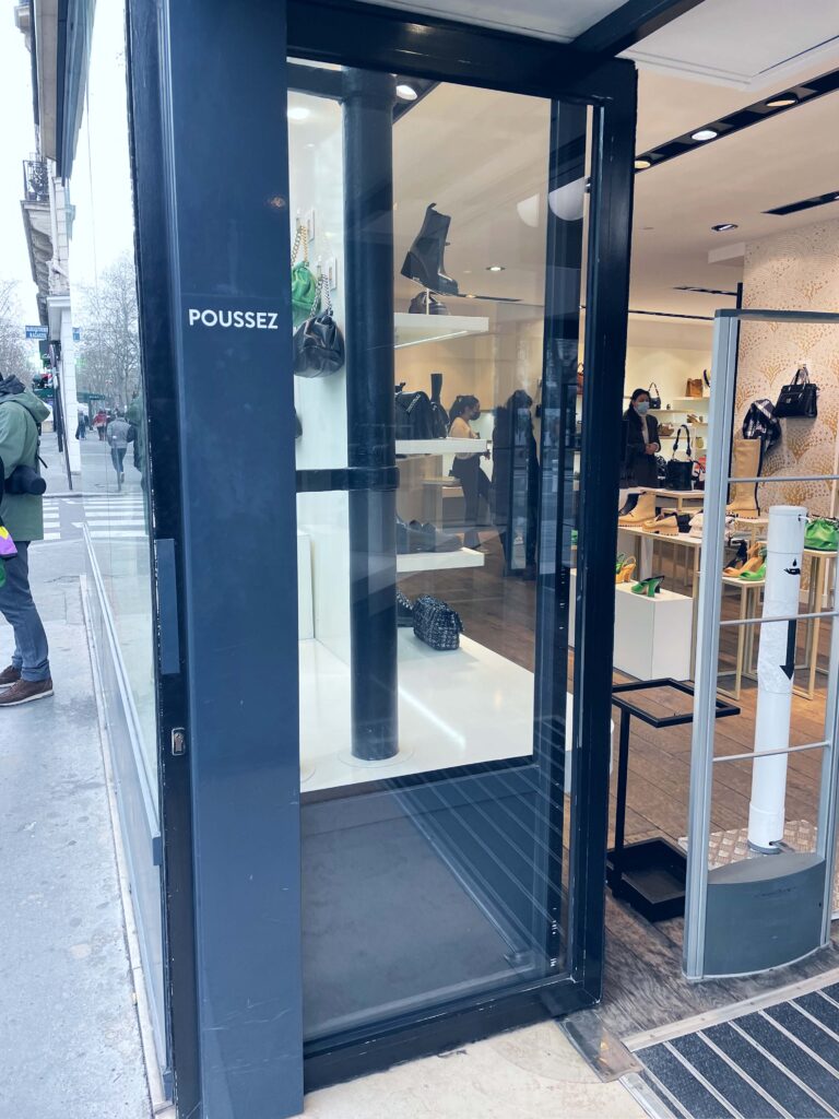 Après le remplacement vitrine magasin
