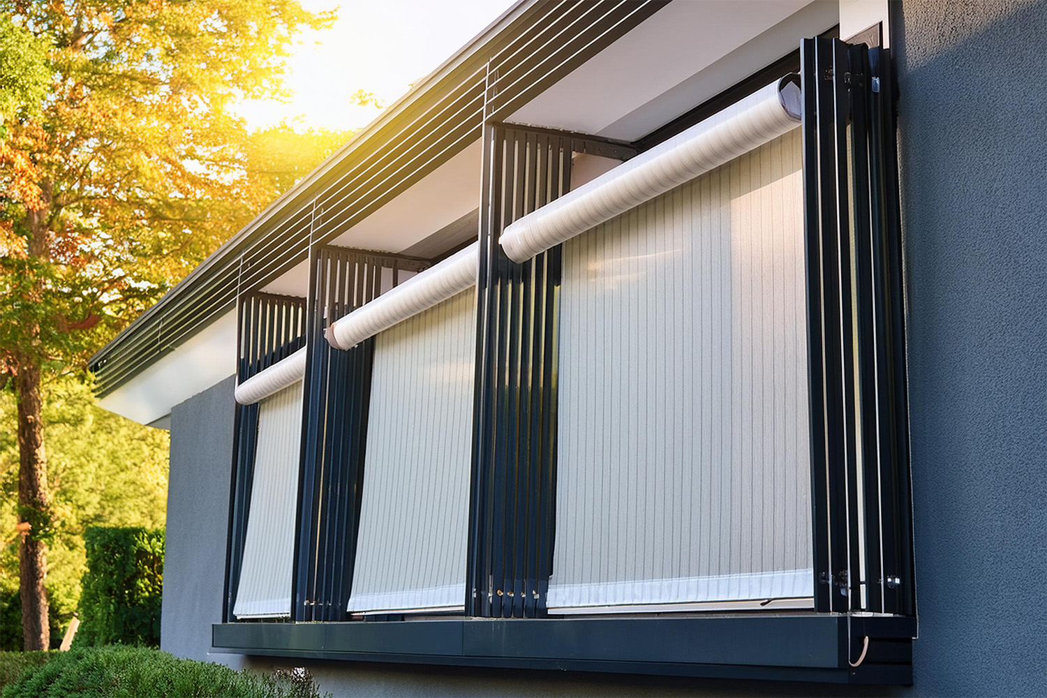 Store Enrouleur Extérieur Universel Houston - Dimensions 120 X 225 Cm - Toile Polyester 180 G/m² Protection UV - Crochets Réglables Sans Vis - Pour Pergola, Terrasse, Balcon